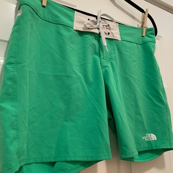The North Face Surreal Green Pacific Boardshorts - Picture 5 of 9